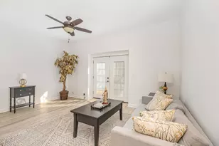 1320 S Heath Ave, Chicago, IL 60608 - Photo 7