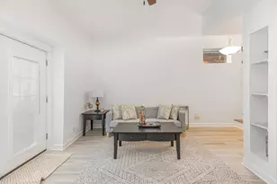 1320 S Heath Ave, Chicago, IL 60608 - Photo 5