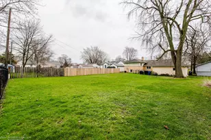 309 E South St, Peotone, IL 60468 - Photo 9