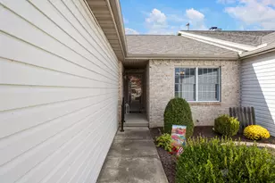 2521 Windward Blvd, Champaign, IL 61821 - Photo 3