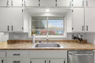 403 Dennis Dr, Danville, IL 61832 - Photo 15