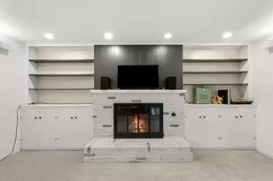 403 Dennis Dr, Danville, IL 61832 - Photo 11