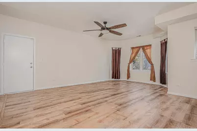 7037 S Crandon Avenue #219, Chicago, IL 60649 - Photo 5