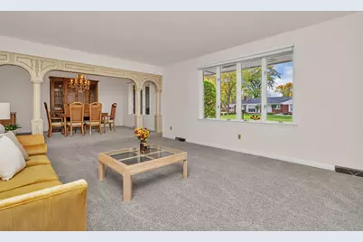 704 Lois Place, Joliet, IL 60435 - Photo 3