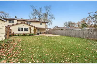 132 Tanglewood Drive, Elk Grove Village, IL 60007 - Photo 39