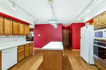 132 Tanglewood Drive, Elk Grove Village, IL 60007 - Photo 13