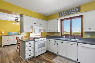 19474 Hahn Dr, Dekalb, IL 60115 - Photo 9