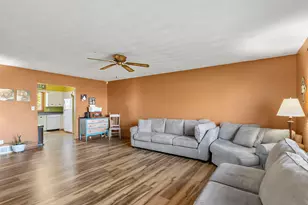 19474 Hahn Dr, Dekalb, IL 60115 - Photo 5