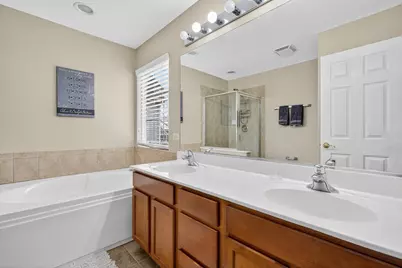 6034 Delaney Drive, Hoffman Estates, IL 60192 - Photo 13