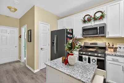 6034 Delaney Drive, Hoffman Estates, IL 60192 - Photo 9