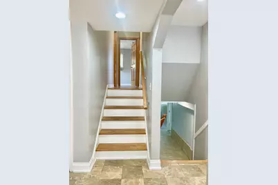 3942 W Fitch Avenue, Lincolnwood, IL 60712 - Photo 7