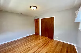 3942 W Fitch Ave, Lincolnwood, IL 60712 - Photo 9