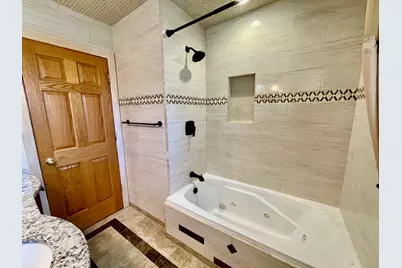 3942 W Fitch Avenue, Lincolnwood, IL 60712 - Photo 15