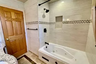 3942 W Fitch Ave, Lincolnwood, IL 60712 - Photo 15