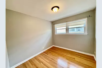 3942 W Fitch Avenue, Lincolnwood, IL 60712 - Photo 11