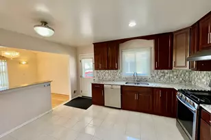 4825 W Sherwin Ave, Lincolnwood, IL 60712 - Photo 9