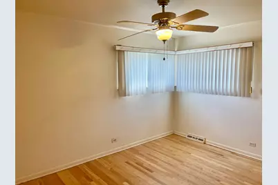 4825 W Sherwin Avenue, Lincolnwood, IL 60712 - Photo 13