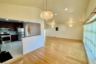 4825 W Sherwin Ave, Lincolnwood, IL 60712 - Photo 7