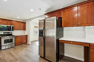 540 E 4th St, Lockport, IL 60441 - Photo 3