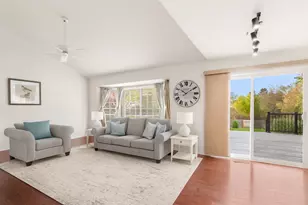 344 Rock Hall Cir, Grayslake, IL 60030 - Photo 3