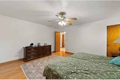 8729 W Summerdale Avenue, Chicago, IL 60656 - Photo 33