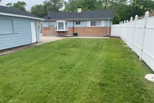 17335 Community St, Lansing, IL 60438 - Photo 3