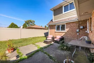 9236 Pembroke Ln, Bridgeview, IL 60455 - Photo 35