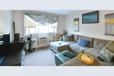 2044 W Jarvis Avenue #3G, Chicago, IL 60645 - Photo 3