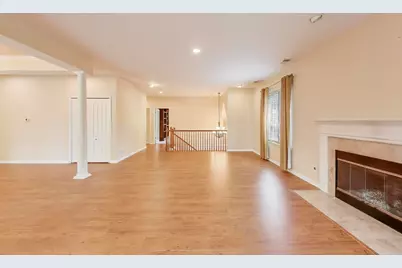 11 Beaconsfield Court, Lincolnshire, IL 60069 - Photo 7