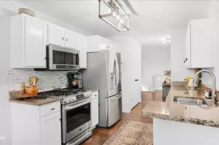 14571 Club Cir Dr, Oak Forest, IL 60452 - Photo 5