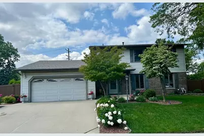 932 Kentucky Lane, Elk Grove Village, IL 60007 - Photo 3