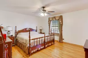 932 Kentucky Ln, Elk Grove Village, IL 60007 - Photo 19