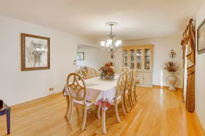 932 Kentucky Lane, Elk Grove Village, IL 60007 - Photo 9