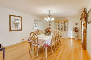 932 Kentucky Ln, Elk Grove Village, IL 60007 - Photo 9