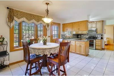 932 Kentucky Lane, Elk Grove Village, IL 60007 - Photo 13