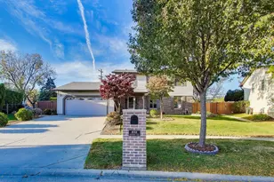 932 Kentucky Ln, Elk Grove Village, IL 60007 - Photo 5