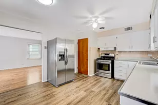 [Address not provided], Clarendon Hills, IL 60514 - Photo 5