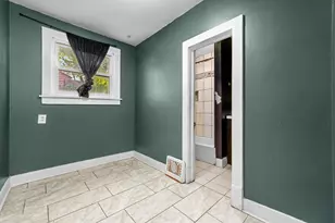 353 Wilcox Ave, Elgin, IL 60123 - Photo 5