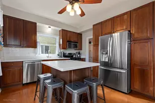 970 Mt Vernon Dr, Grayslake, IL 60030 - Photo 7