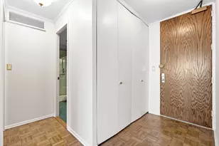 201 E Chestnut St, Chicago, IL 60611 - Photo 13