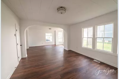 213 N Main Street, Sandwich, IL 60548 - Photo 5