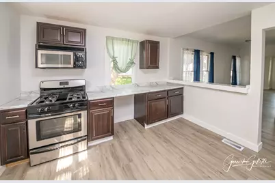 213 N Main Street, Sandwich, IL 60548 - Photo 9