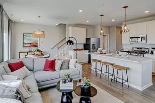 326 Kingsport Dr, South Elgin, IL 60177 - Photo 7