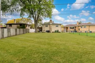 1895 Birch St, Des Plaines, IL 60018 - Photo 13