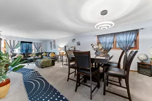 1895 Birch St, Des Plaines, IL 60018 - Photo 3