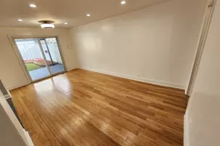 9407 Ironwood Ln, Des Plaines, IL 60016 - Photo 11