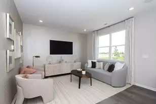 324 Kingsport Dr, South Elgin, IL 60177 - Photo 3