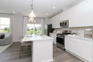 324 Kingsport Dr, South Elgin, IL 60177 - Photo 7