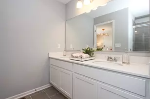 324 Kingsport Dr, South Elgin, IL 60177 - Photo 15