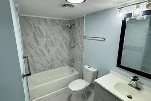 830 E Old Willow Rd, Prospect Heights, IL 60070 - Photo 9